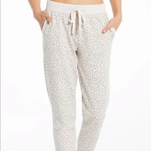 Brand new Z supply TONAL LEOPARD JOGGER